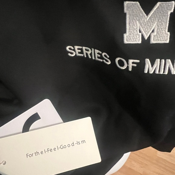 Brand new Minimalism Oversized Sweatshirt - Picture 4 of 4